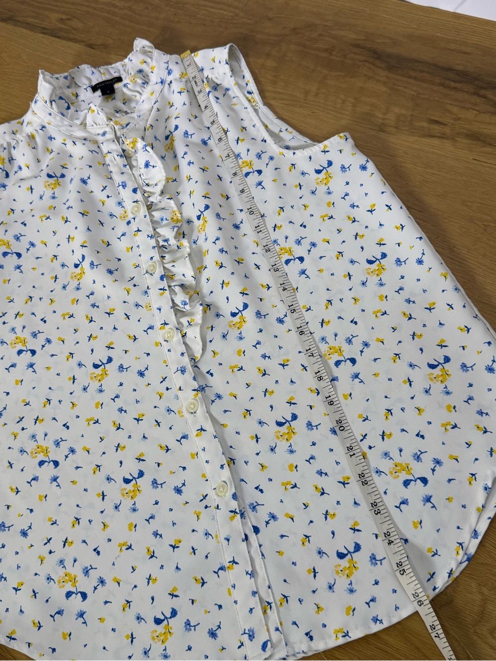 Ann Taylor Ruffle Neck Sleeveless Floral Blouse White Blue Yellow Medium - Picture 5 of 9